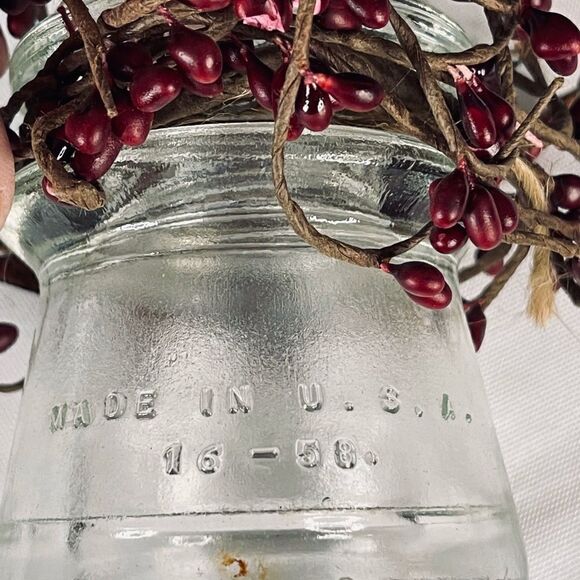 Hemingray Decorated Antique Glass Insulator, 16-58. Pip Berries w/Rusty Star - Picture 3 of 5